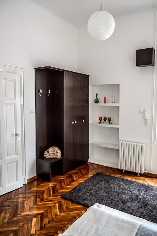 Modena Apartments Novi Sad Rum bild