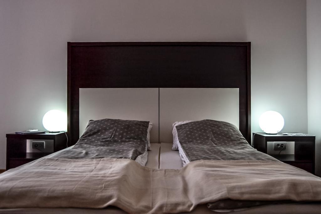 Modena Apartments Novi Sad Rum bild