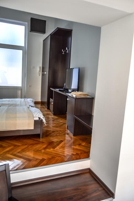 Modena Apartments Novi Sad Rum bild