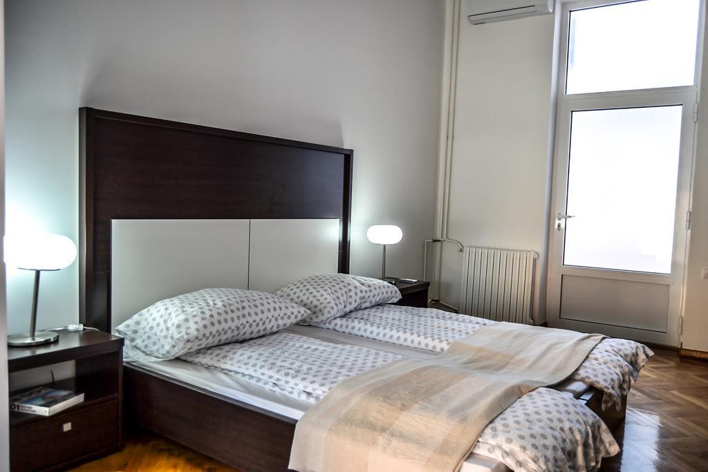 Modena Apartments Novi Sad Rum bild