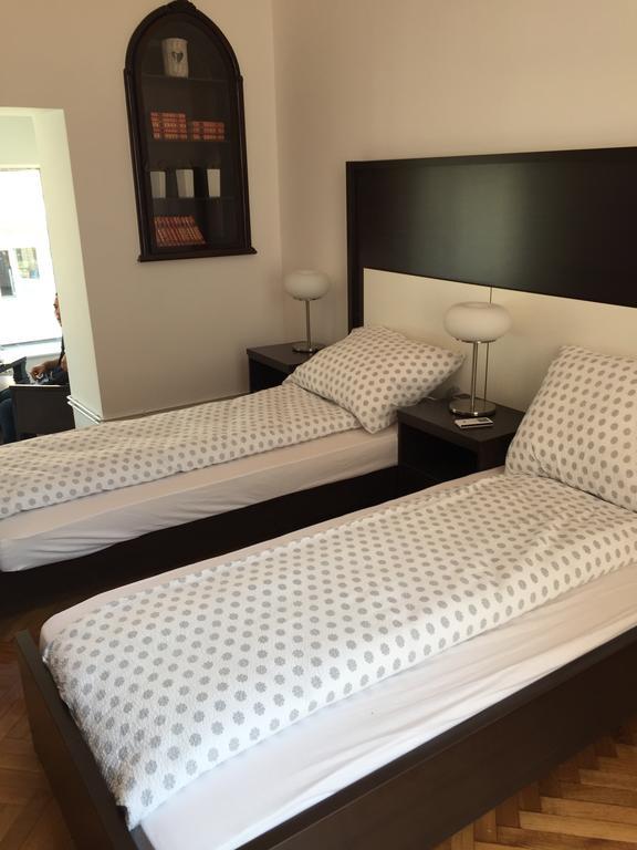 Modena Apartments Novi Sad Rum bild
